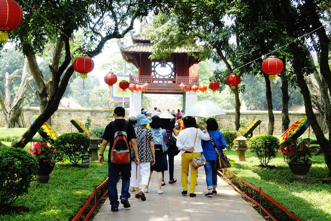 Hanoi city tour and water puppet show - Starting at Thang Long Water Puppet Theatre, with pickup and a calm start
