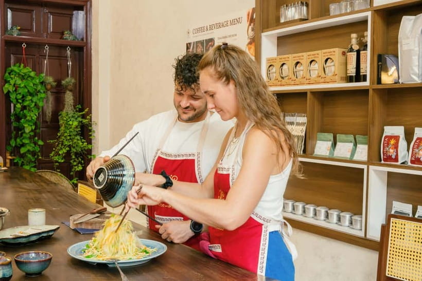 Hanoi Cooking Class: Market Tour, Free Recipe & Beverages - Key things that make this Hanoi class worth it