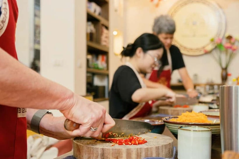 Hanoi Cooking Class: Market Tour, Free Recipe & Beverages - Who this Hanoi cooking class suits best