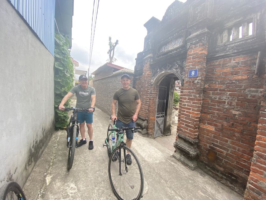 Hanoi Countryside Bike Tour: Red River Culture & Daily Life - The local house visit and chat—where customs become real