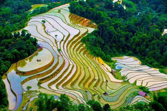 Hanoi Countryside By Bike & Local House and Food Tasting - Cycling toward Dong Anh: meeting locals, not just looking