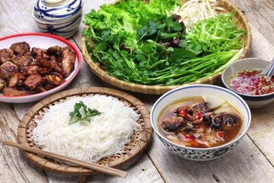 Hanoi Culinary Walking Exploration - Guides like Cong, Ted, Huyen, and Thinh: when food comes with meaning