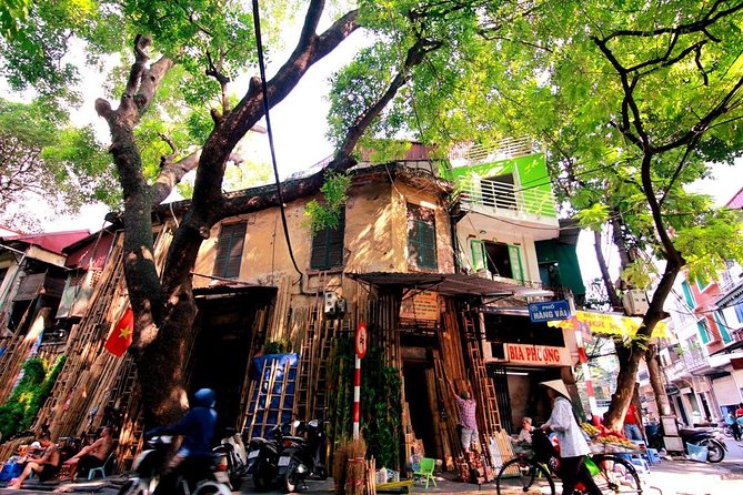 HANOI CULTURAL DISCOVERY TOUR ( "5 in 1" 4 hours - Special Package!) - Kim Ngan Temple: a quieter pause inside the day