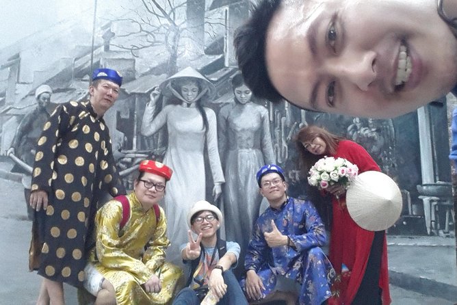 HANOI CULTURAL DISCOVERY TOUR ( "5 in 1" 4 hours - Special Package!) - St. Joseph’s Cathedral and Hoàn Kiếm Lake: the contrast stops