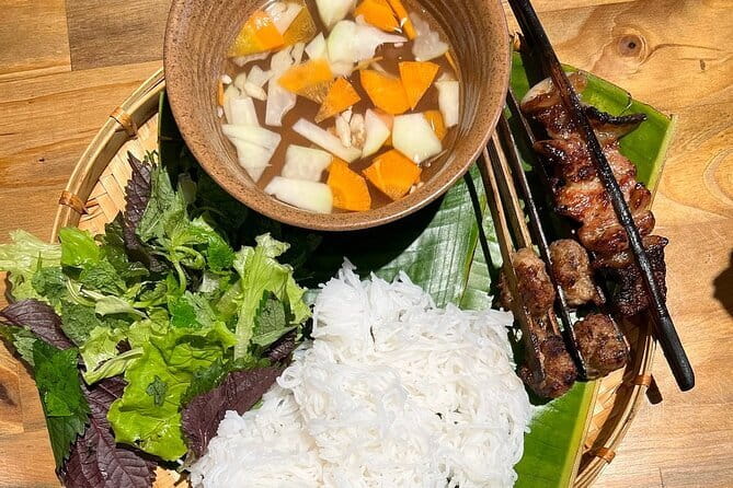 Hanoi Customized Street Food Walk with Train Street Experience - Why Hanoi Old Quarter food is hard to do alone