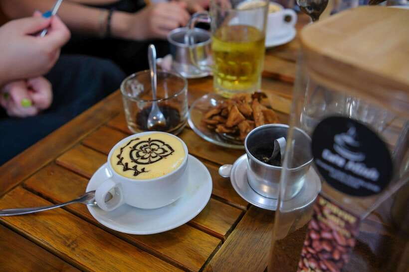Hanoi: Cyclo the Old Quarter and Egg Coffee Tour - Egg coffee finale near the lake: why this stop is more than caffeine