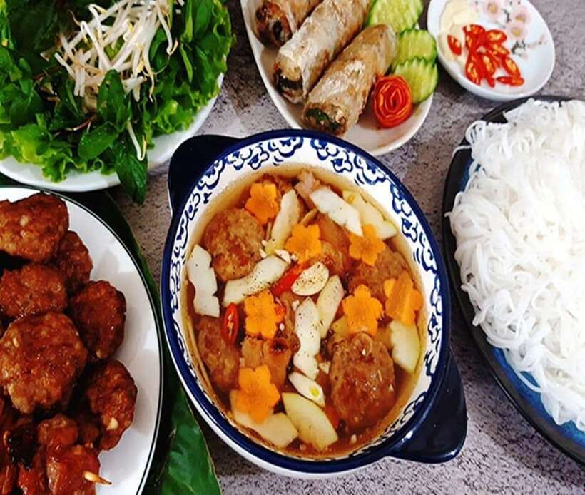 Hanoi: Eat Like a Local Small Group Street Food Tour - Should You Book? My Take for First-Time Hanoi Food Fans