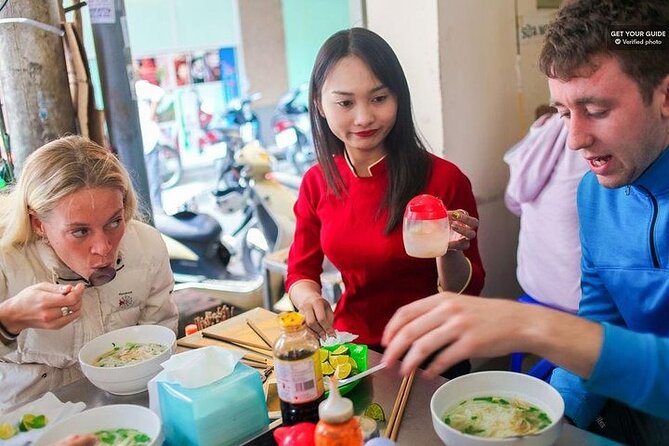 Hanoi Epic tour 6D5N Hanoi - Halong Bay - Ninh Binh - Sapa - The best way to use your first day in Hanoi: Old Quarter street food