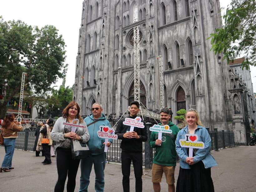 Hanoi Exclusive Craft Beer Bus: Cultural Sightseeing Tour - St Joseph’s Cathedral and the Hanoi Opera House