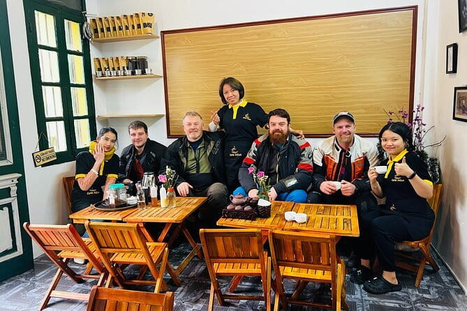 Hanoi Famous Michelin Guided Street Food Tour - Stop 1: Phở Gà Nguyệt and the dry chicken pho idea