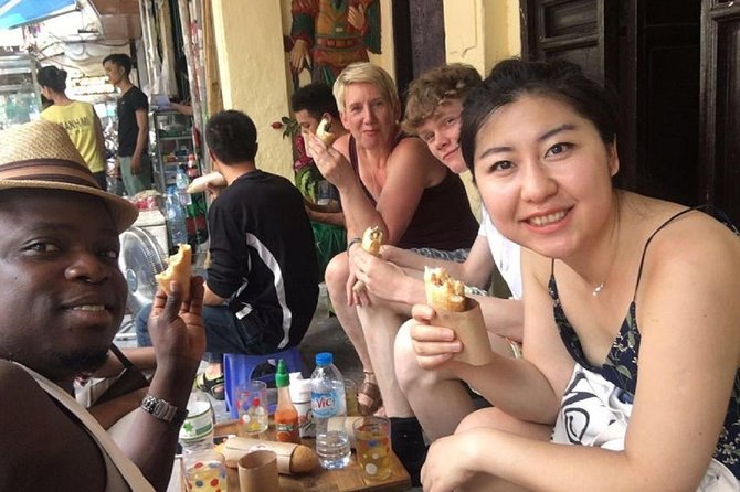 Hanoi Food on Foot: Walking Tour of Hanoi Old Quarter - Guide Quality: Why Names Like Ryan, Mia, Long Matter