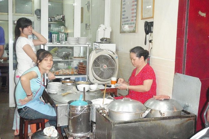 Hanoi Food on Foot: Walking Tour of Hanoi Old Quarter - The Value Math: $25 for Meal, Dessert, and Drinks