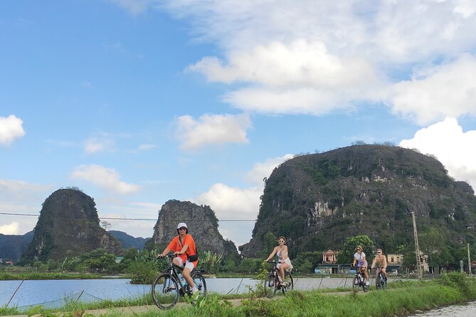 Hanoi Full Day A Private Tour With Mix of History and Activities - Vietnam Museum of Ethnology: 54 ethnic groups in a calm break