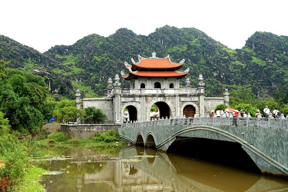Hanoi: Full-Day Mua Cave, Hoa Lu and Tam Coc Tour - Small Tips That Make the Day Smoother