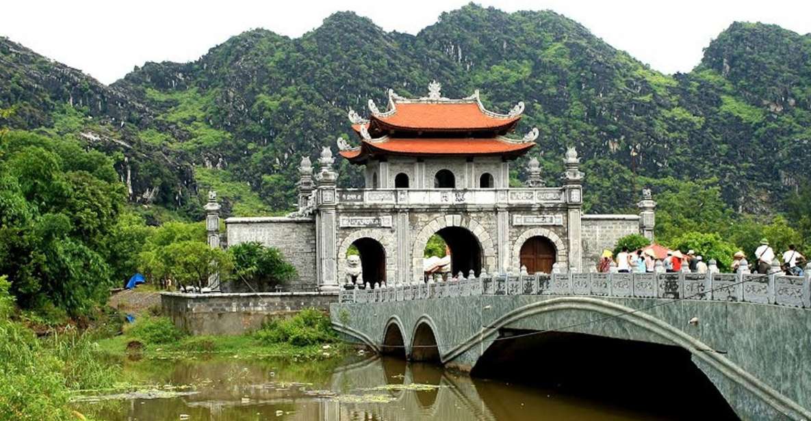 Hanoi: Full-Day Mua Cave, Hoa Lu and Tam Coc Tour - Hoa Lu Temple: Vietnam’s 10th-Century Capital Stop