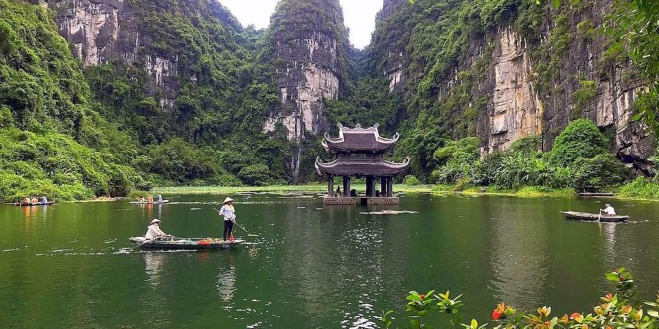 Hanoi: Guided Full-Day Hoa Lu, Trang An and Mua Cave Tour - Trang An UNESCO Boat Ride: Limestone Karst From the Water
