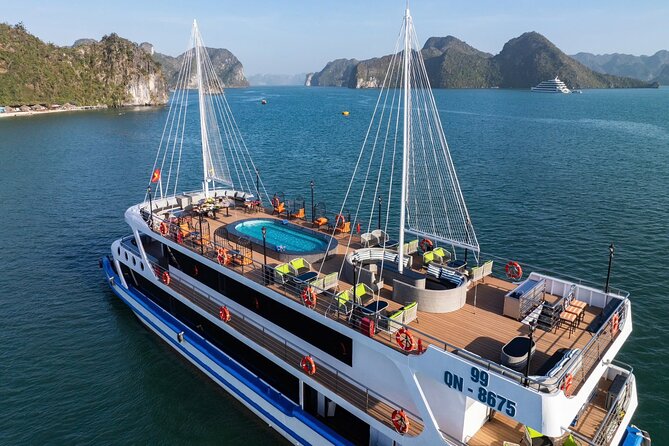 Hanoi : Halong Bay 7-Hour Luxury Cruise with Limousine Transfer - Limousine transfer from Hanoi: the value is in the stress-free start