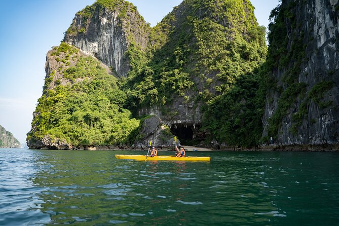 Hanoi : Halong Bay 7-Hour Luxury Cruise with Limousine Transfer - Sung Sot Cave with its 200-step walk: classic Halong, short and worth it