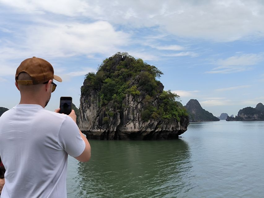 Hanoi Halong Luxury Day Tour with Private Cabin - Private cabin and ocean-view rooms: comfort versus real-boat expectations