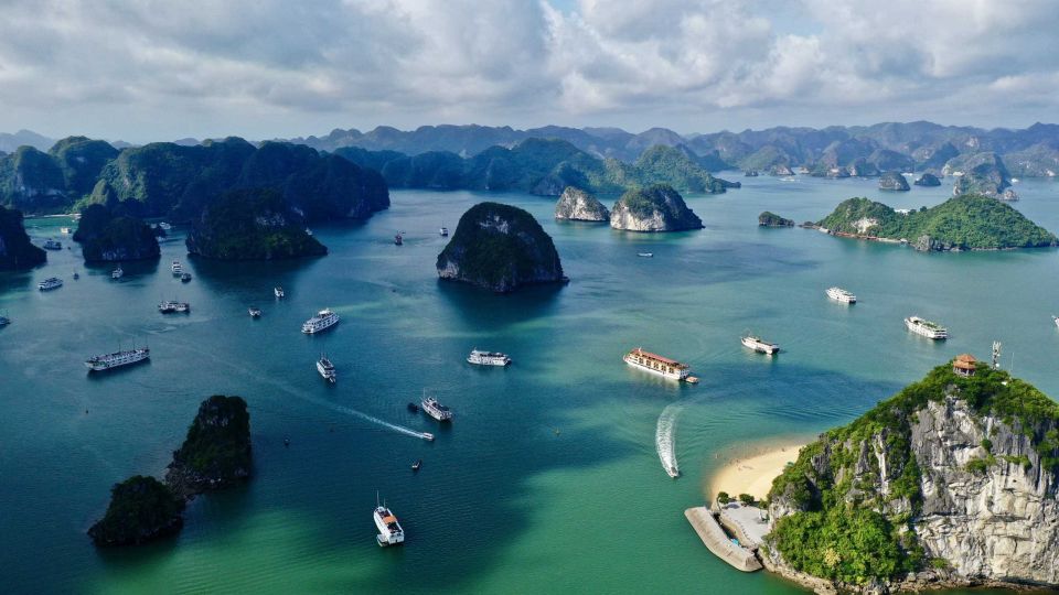Hanoi Halong Luxury Day Tour with Private Cabin - The 7-hour cruising plan that pairs Bai Tu Long with Halong Bay