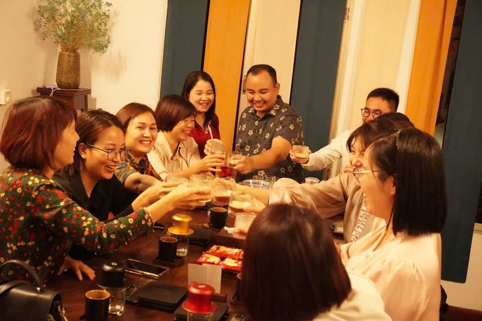 Hanoi: Hands-On 5 Vietnamese Coffees & 3 Local Wines Tasting - The tasting moment: welcome tea, local snack, and comparing flavors