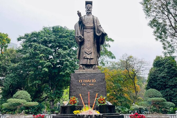 Hanoi Highlights and Hidden Gems Walking Tour - Ly Thai To Park: the statue tied to the capital’s move