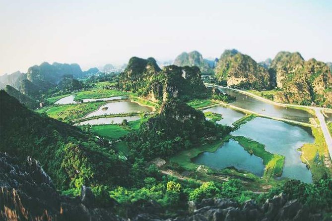Hanoi - Hoa Lu - Tam Coc - Mua Cave - 1 Day Tour. By Luxury Limousine From Hanoi - Transport comfort: limousine label versus real-world expectations
