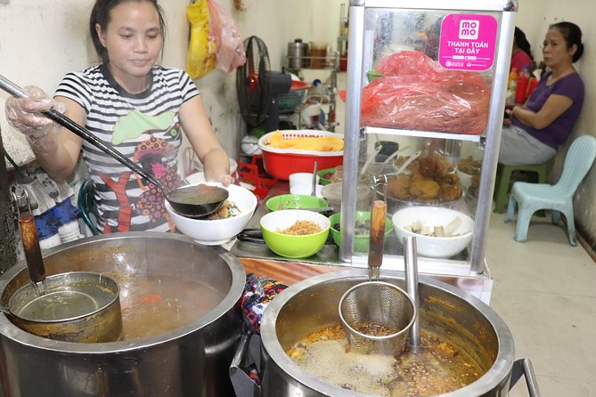 HANOI INCREDIBLE STREET FOODIE TOUR (Enjoy traditional Cuisine as the local) - How the guide chooses your dishes (and why that matters)