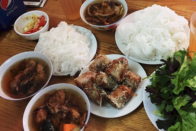 HANOI INCREDIBLE STREET FOODIE TOUR (Enjoy traditional Cuisine as the local) - What $30 buys: a real street-food dinner (not tiny samples)