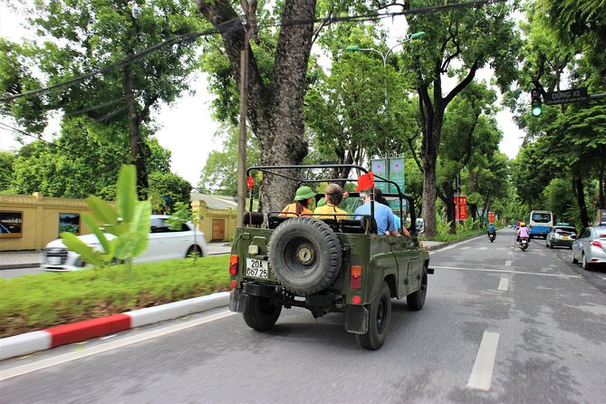 Hanoi Jeep Food Tours Led By Women - Stop 1 in the Old Quarter: Banh Cuon at Local Favorite Spots