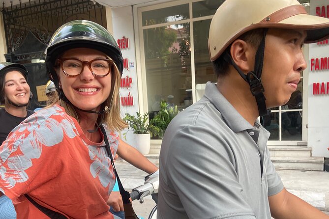 Hanoi Jeep Tour: City Highlights, Train St & Hidden Gems - Huu Tiep Lake and the Downed B-52: A Heavier Stop, Handled Briefly