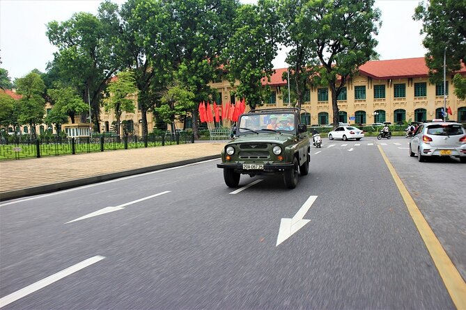 Hanoi Jeep Tours Led By Women: City & Countryside Half Day Combo - Duờng Tau: rail-side Hanoi and a quick walk that breaks the routine