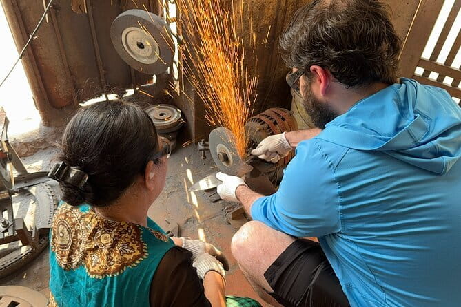 Hanoi Knife-Making Class:Join the Legacy in Blacksmith's Workshop - Key highlights worth your time
