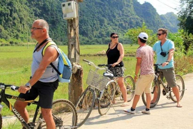 Hanoi: Lan Ha Bay & Cat Ba Island Day Trip on Luxury Cruise - What to pack so you actually enjoy the water time
