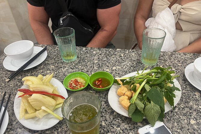 Hanoi Local Fresh Beer and Culinary Tour with Train Street Visit - Stop 4: Another Fresh Beer Stop for the Local Drinking Rhythm