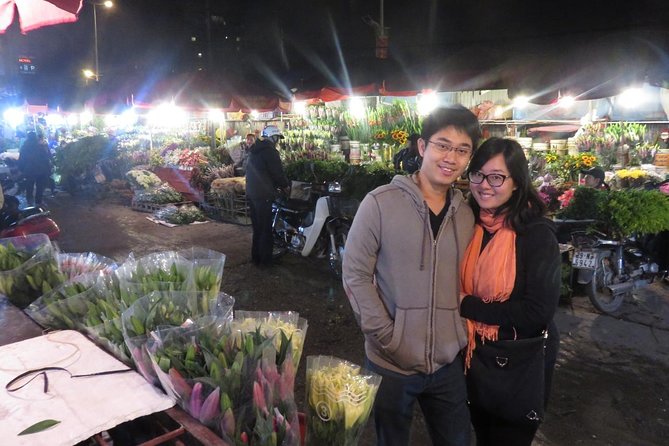 Hanoi Local Market Discovery - Dong Xuan Market and Thanh Ha: two kinds of shopping, one guided route