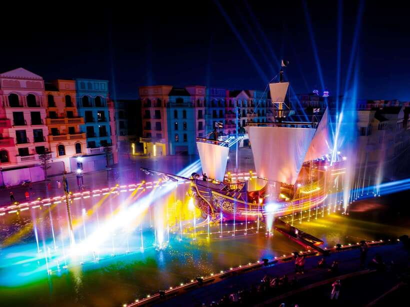 Hanoi: Mega Grand World with Bat Trang Pottery Village - Street Circus Parade by the Venice River: Where Architecture Becomes Theater