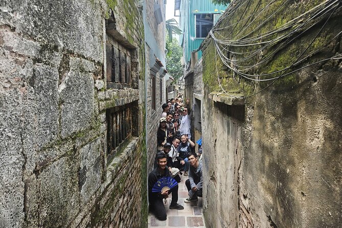 Hanoi Michelin Star Street Food Walking Tour & Train-Street - Why this Hanoi street food walk ends at Train Street