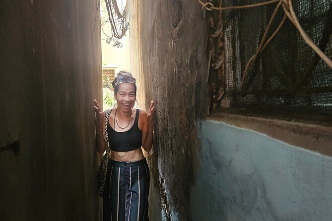 Hanoi Michelin Star Street Food Walking Tour & Train-Street - Chè and sweet street stops: finishing the loop