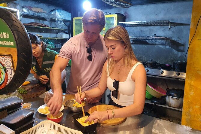 Hanoi Michelin Star Walking Food Tour & Train Street - The 10 included tastings: what to expect (and what to look for)