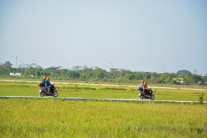 Hanoi Motorbike Food Tours: Hanoi Motorbike Tours Led By Women - Stop 3: Hồ Trúc Bạch bun cha with a family-run feel