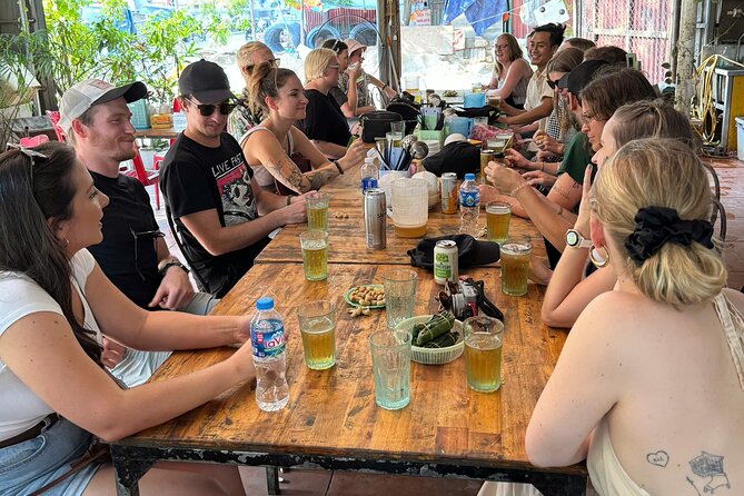 Hanoi Motorbike Tour with Hidden Gems and Train Street - Huu Tiep Lake and the Downed B-52: quiet place, heavy reminder