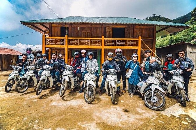 Hanoi Motorbike Tour with Hidden Gems and Train Street - Lunch or dinner + train-street drinks: what’s actually included