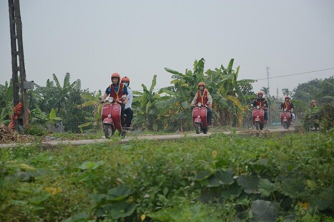 Hanoi Motorbike Tours: Hanoi City Motorbike Tours Led By Women - Stop: Huu Tiep Lake and the downed B-52 (plus the museum context)