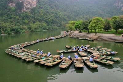 Hanoi - Ninh Binh Day Trip - Trang An by sampan: caves that change how you see the limestone