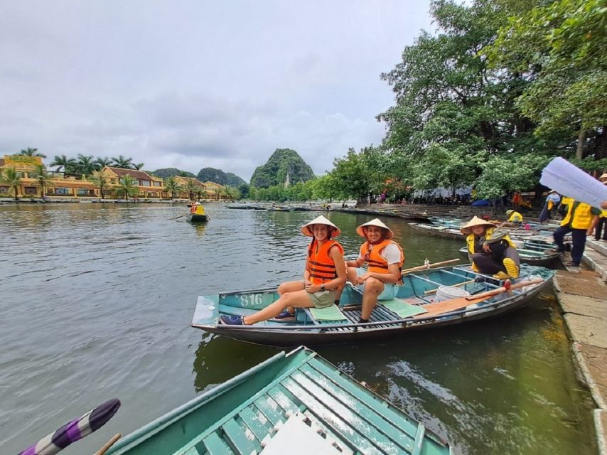 Hanoi: Ninh Binh, Hoa Lu, Tam Coc and Mua Cave Day Trip - Tam Coc Sampan Cruise: Boat Time, Tips, and River Views