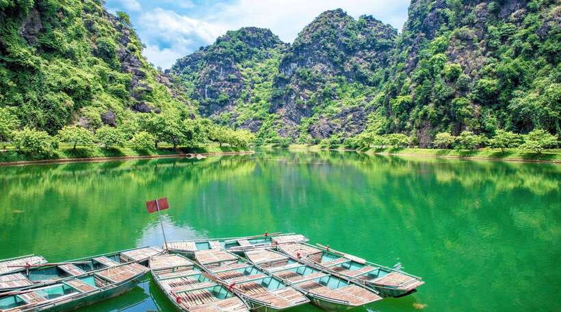 Hanoi: Ninh Binh, Tam Coc, Mua Cave & Hoa Lu with cycling - Key highlights worth caring about