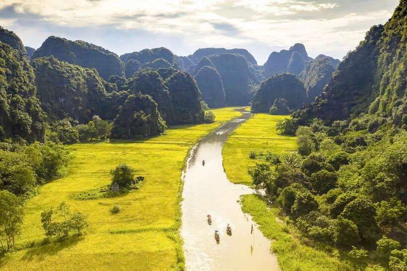Hanoi: Ninh Binh, Tam Coc, Mua Cave & Hoa Lu with cycling - Hoa Lu ancient capital by bike: history you can actually feel