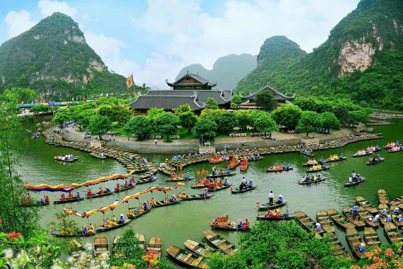 Hanoi: Ninh Binh Tour Hoa Lu, Trang An & Mua Cave & Van Long - Walking the Đinh & Lê dynasties at Hoa Lu Ancient Capital
