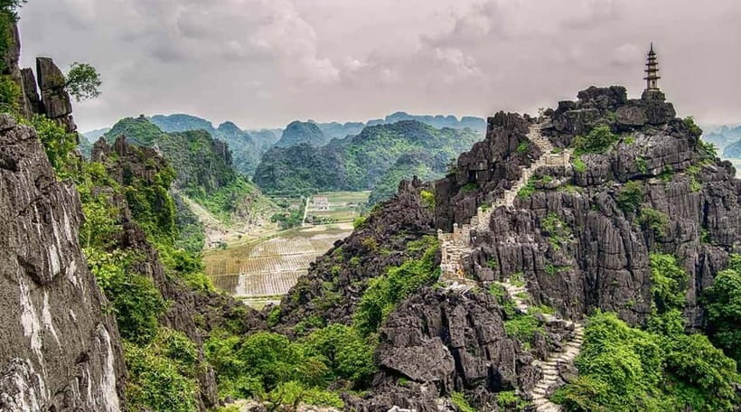 Hanoi: Ninh Binh Tour Hoa Lu, Trang An & Mua Cave & Van Long - The 500 steps of Mua Cave and the dragon-back 360 view